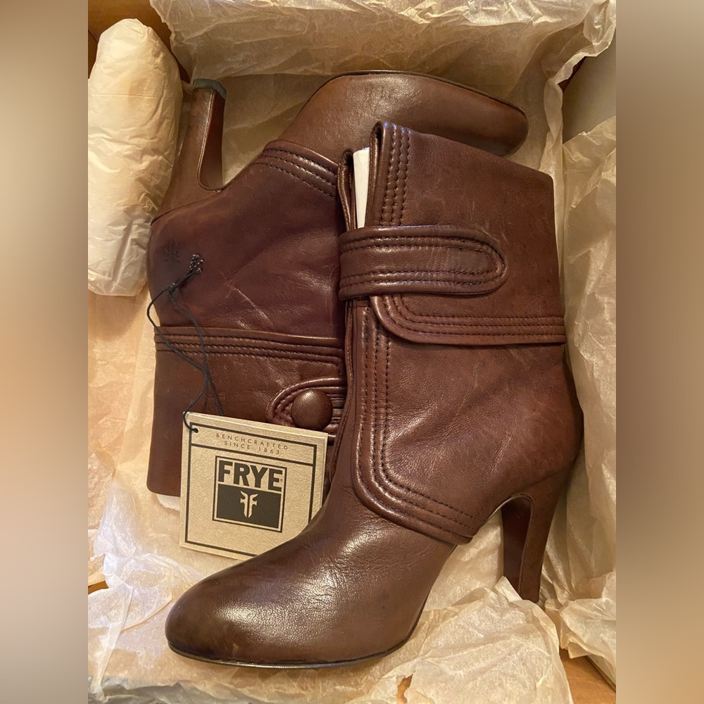 Frye almond toe brown leather boot